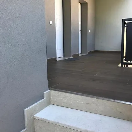 White House 4 * Brescia