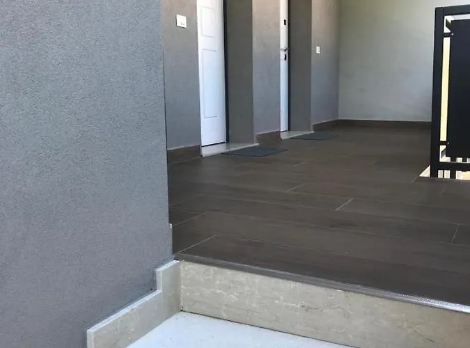 White House 4 * Brescia